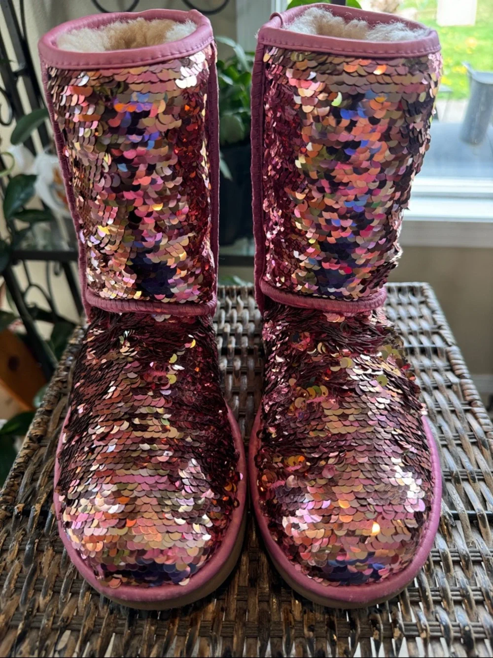 Ugg Sequin Pink Sparkle Boots women’s size‎ 6